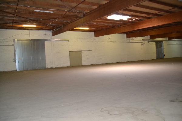 Halle 2 – 2 große Tore zu Halle 1.jpg