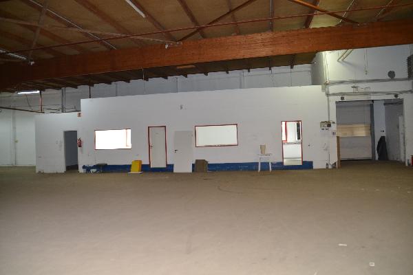 Halle 2 Büro- u. Sozialräume.jpg