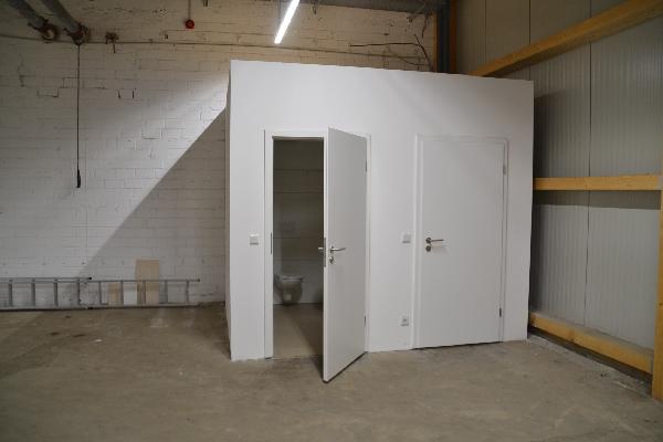 Halle 3 Sanitäranlagen.jpg