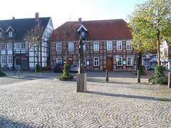 Frontansicht Kirchplatz