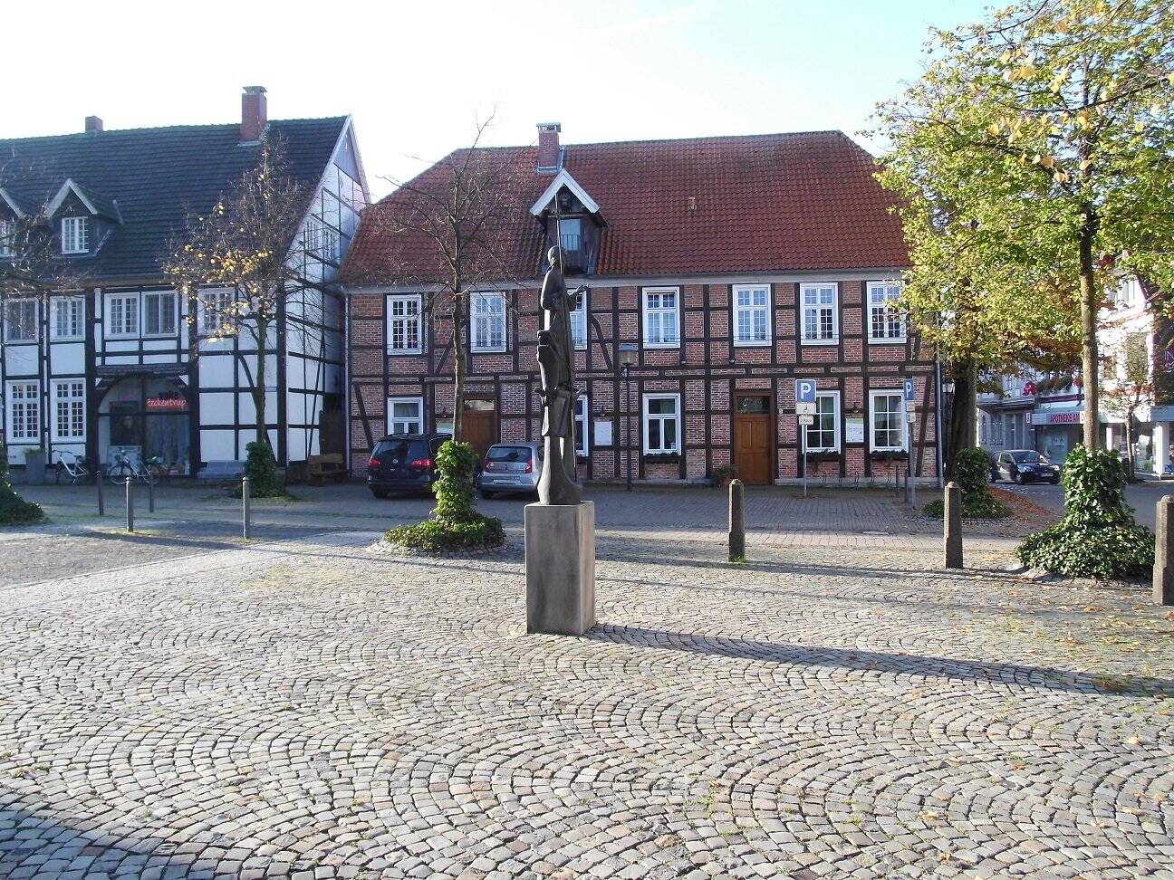 Frontansicht Kirchplatz