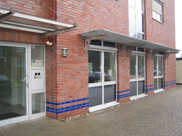 Eingang 1. OG hinten 160 qm.jpg