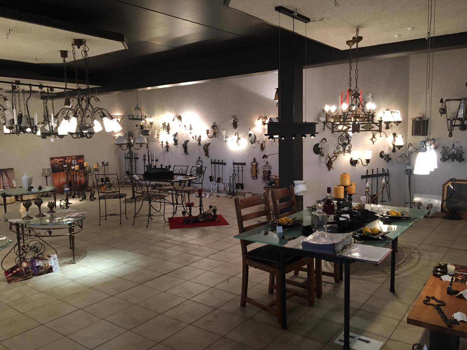 A0277_ehemalige Innenleuchtenausstellung.JPG