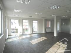 großes Büro 4.JPG