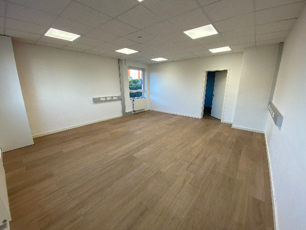 Einsteinstraße 12 Büro 1.jpeg