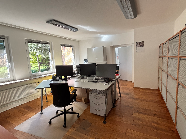 Büro_0.JPG
