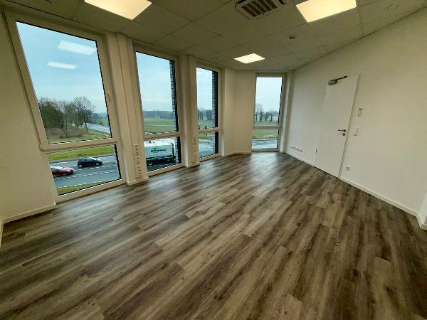 Büro (2).jpg